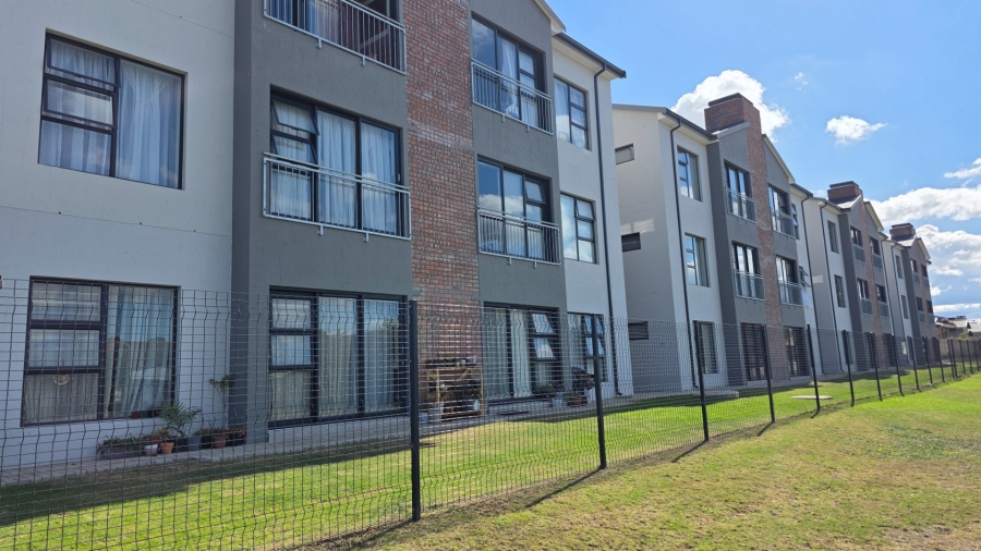 2 Bedroom Property for Sale in Hartenbos Central Western Cape